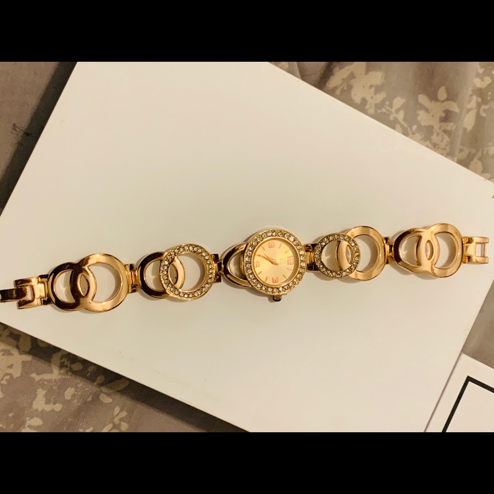 Watch - Picture 2 of 3